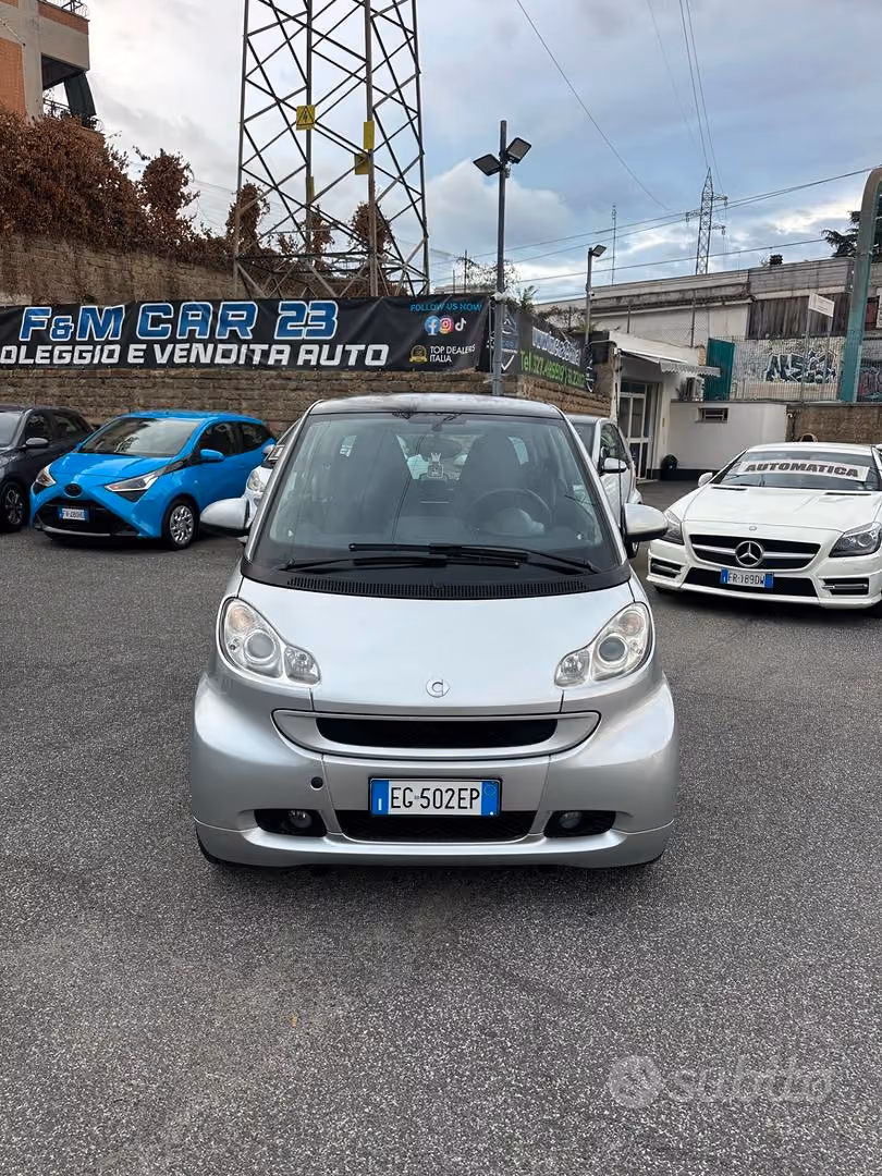 Smart fortwo 1000 52 kW MHD coupé passion, foto 1 di 13